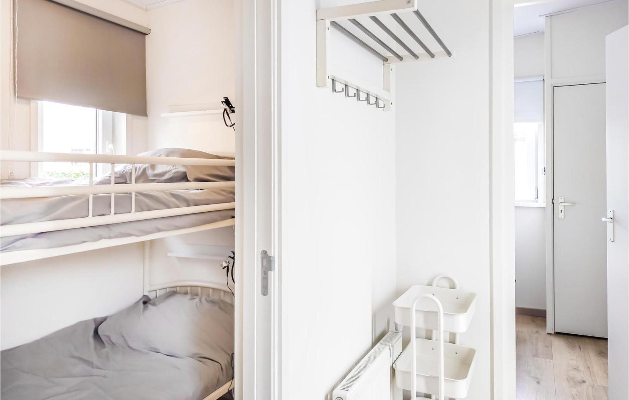 Stunning Home In Heinkenszand With Wifi エクステリア 写真